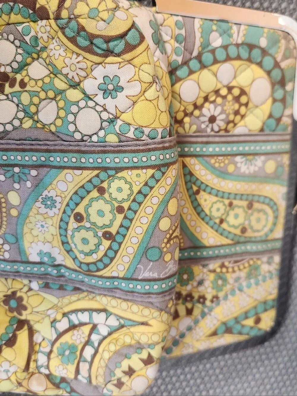 Vera Bradley MAke Up  Bag Stylish Yellow & Teal Paisley Kiss-Lock Women's Clutch